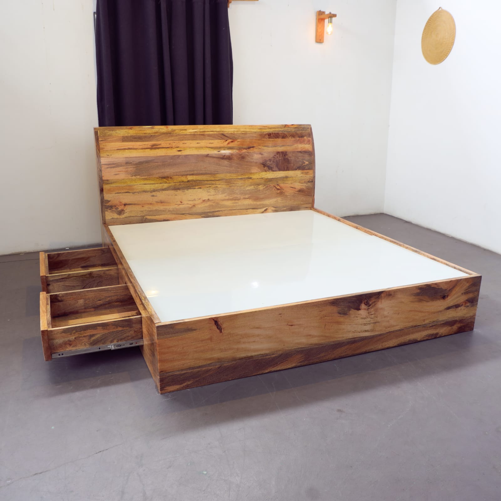 Samita Bed